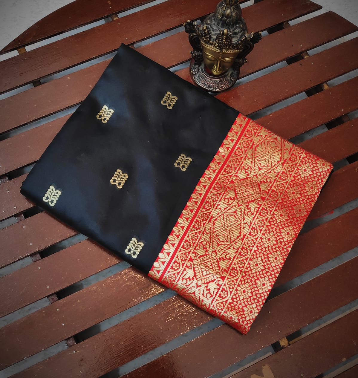 Black Color Golden Zari Weaving Jacquard Saree With Rich Pallu