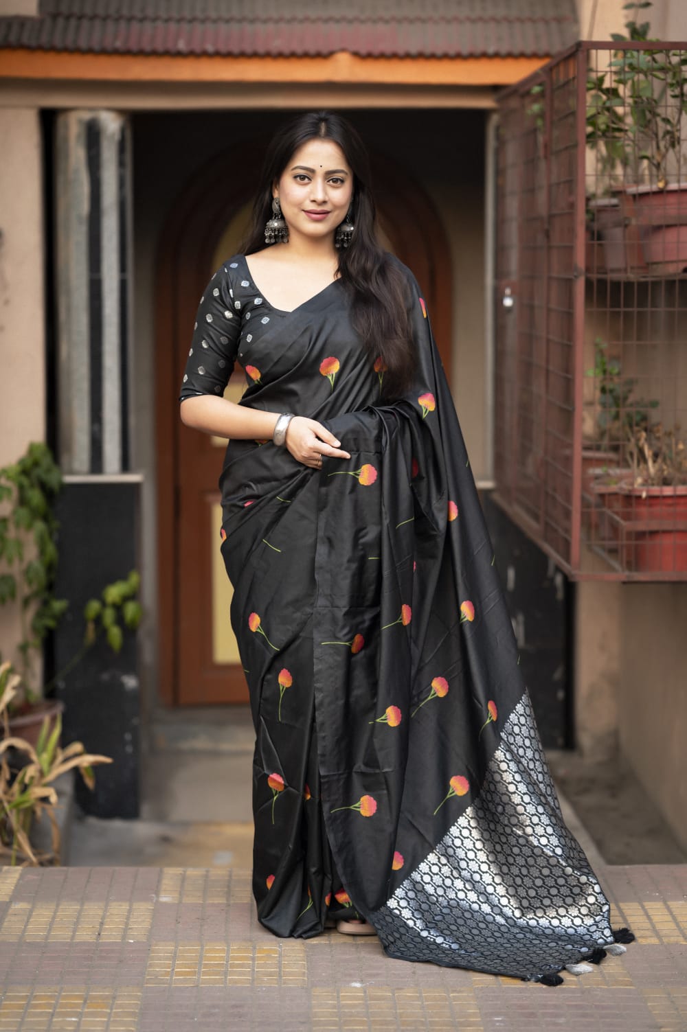 Black Color Premium Soft Silk Saree With All Over Woven Rose Design And Silver Zari Woven Butti Soft Silk Blouse