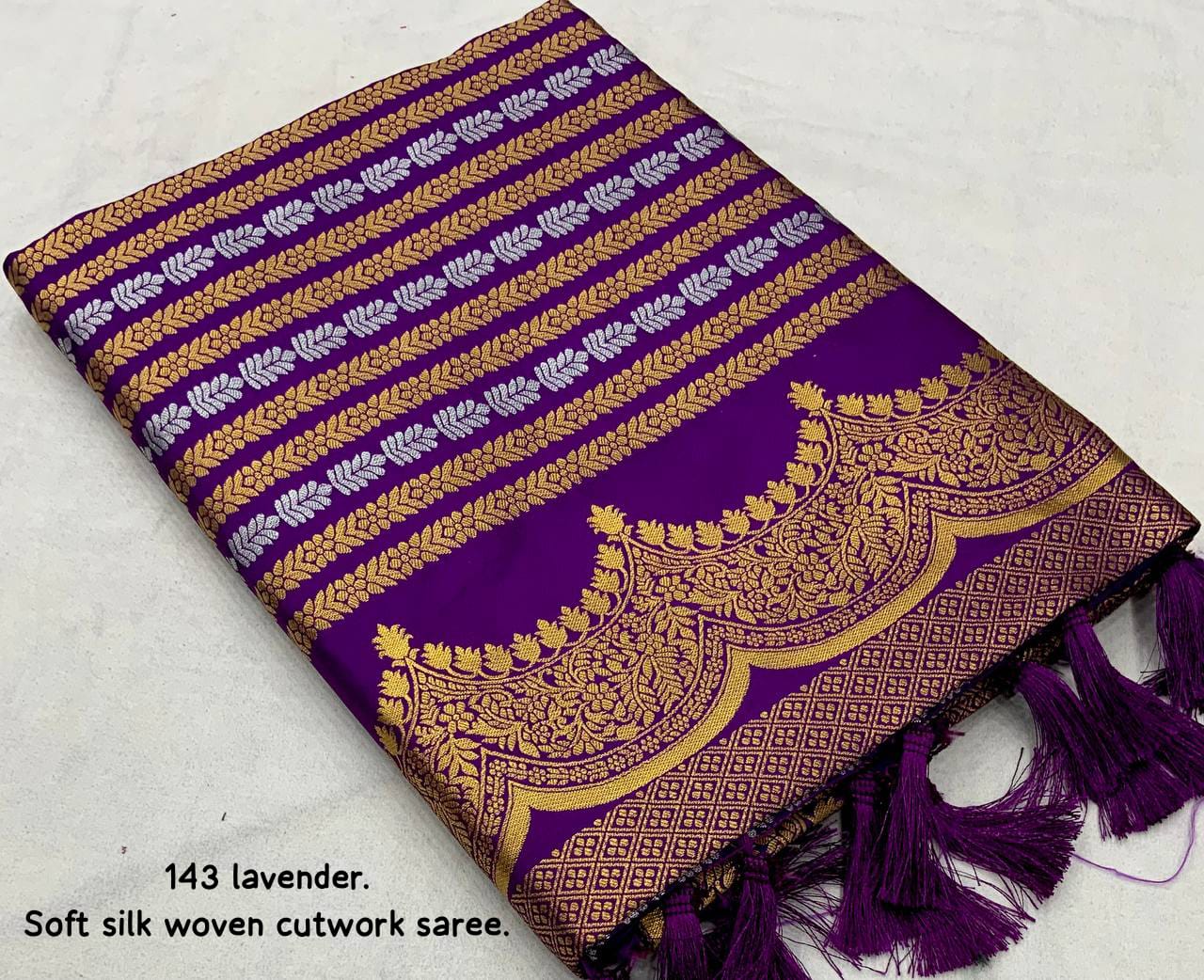 Lavender Color Premium Banarsi Silk Saree With Zari Woven Design And Rich Pallu