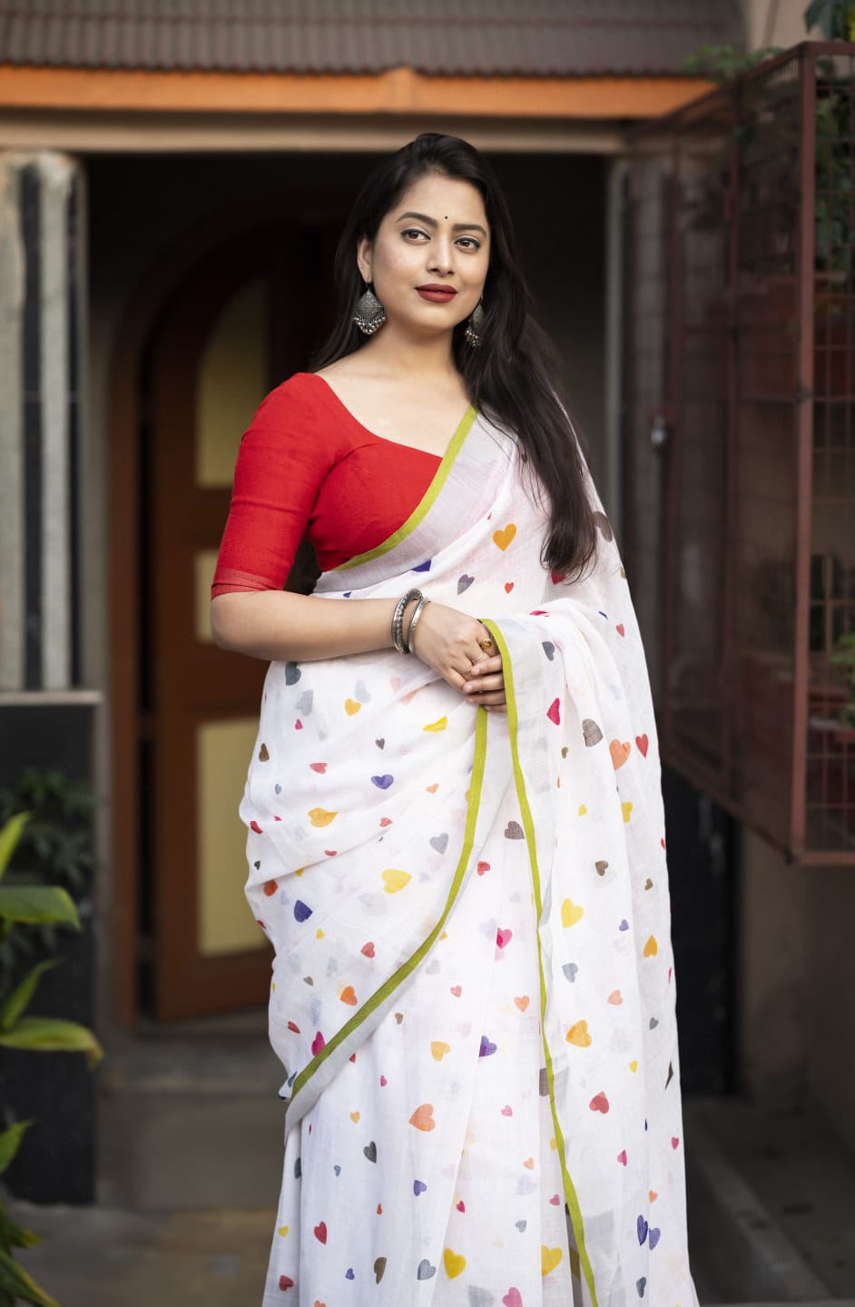 Soft Linen Saree With Silver And Mehendi Weaving Border