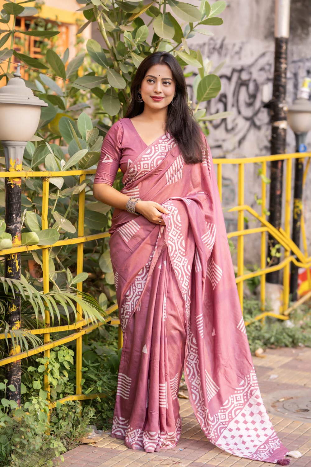 Onion Color Premium Chanderi Cotton Batik Printed Saree