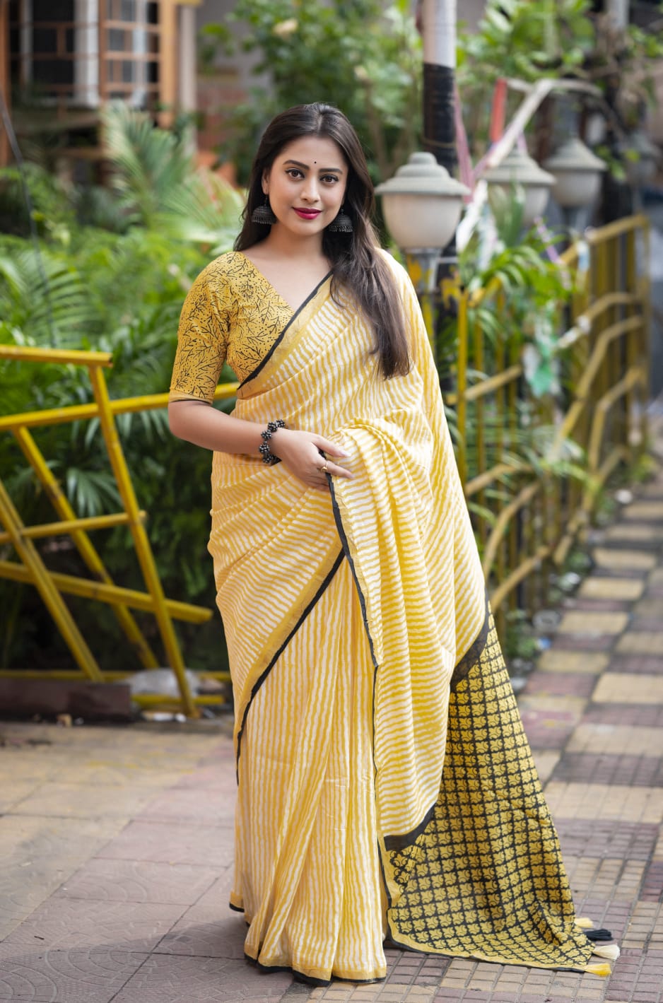 Light Yellow Color Premium Cotton Leheriya Batik Saree With Ajrakh Pallu