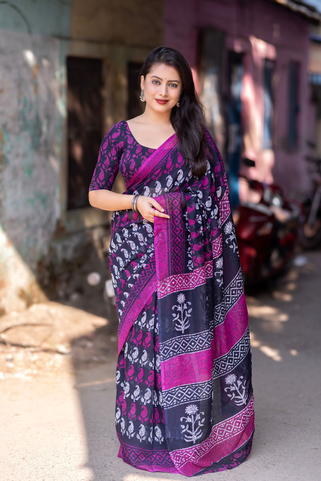 Black and Dark Pink Color Soft Linen Printed Saree