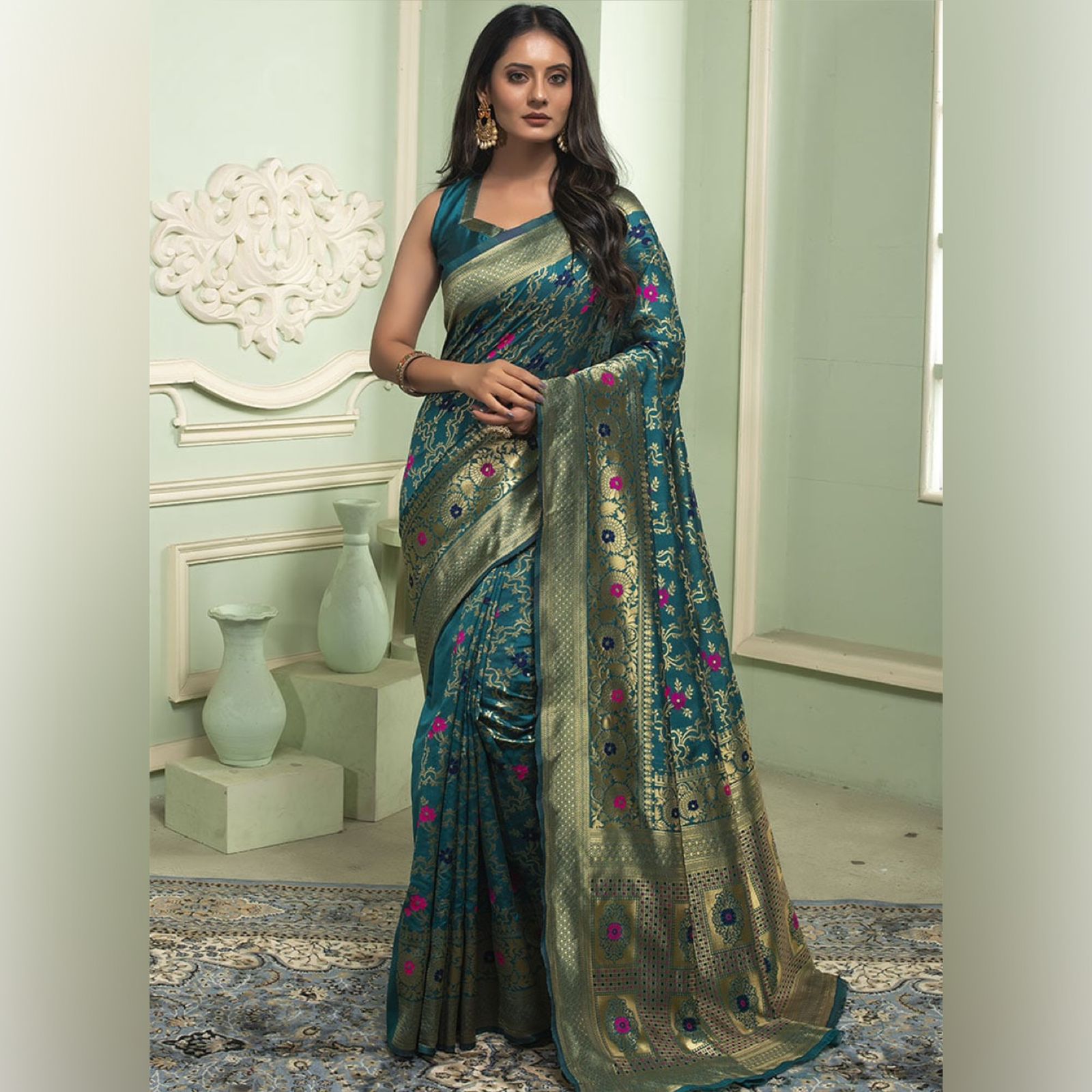 Woven Art Silk Jacquard Saree in Green