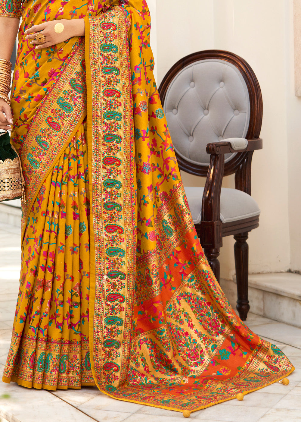 Medallion Yellow Handloom Printed Kashmiri Jamewar Silk Saree