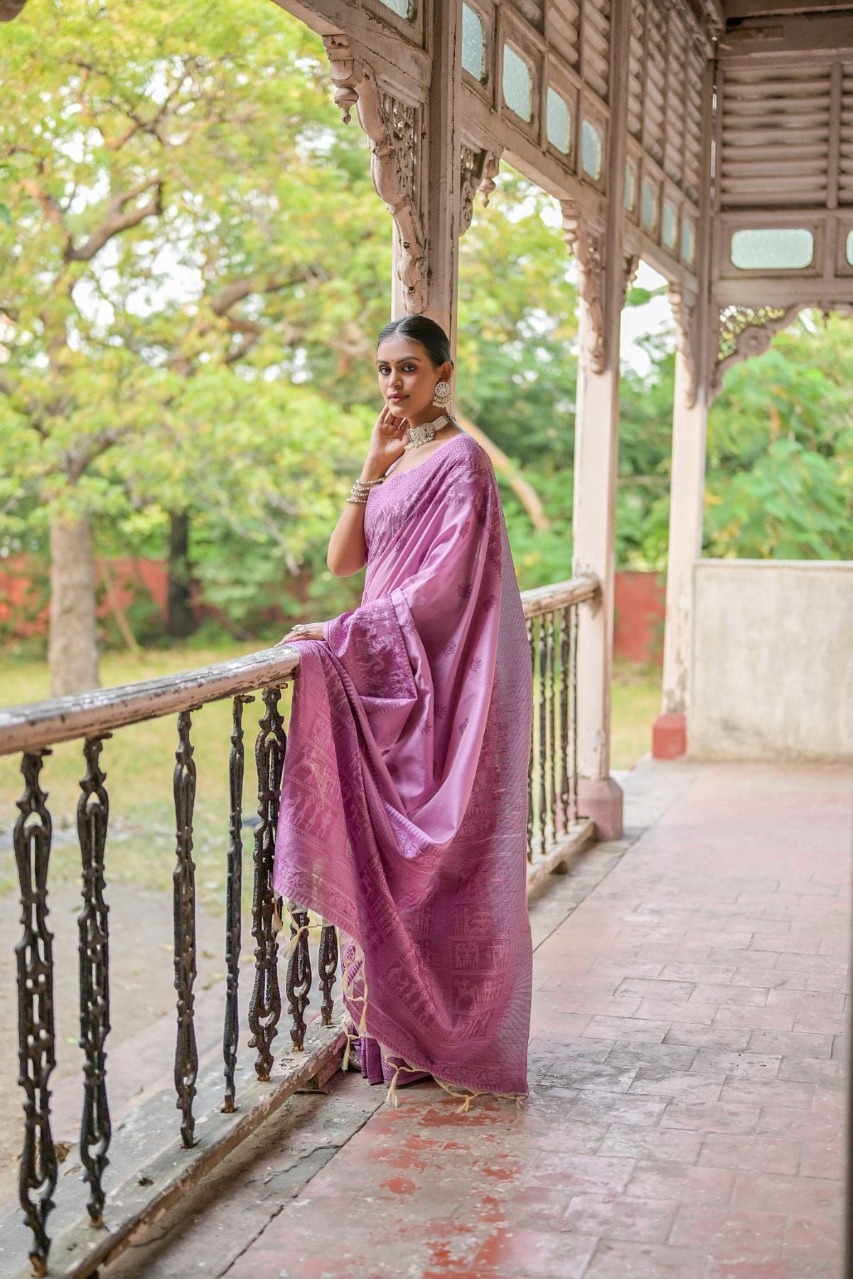 Chantilly Purple Handloom Banarasi Raw Silk Saree