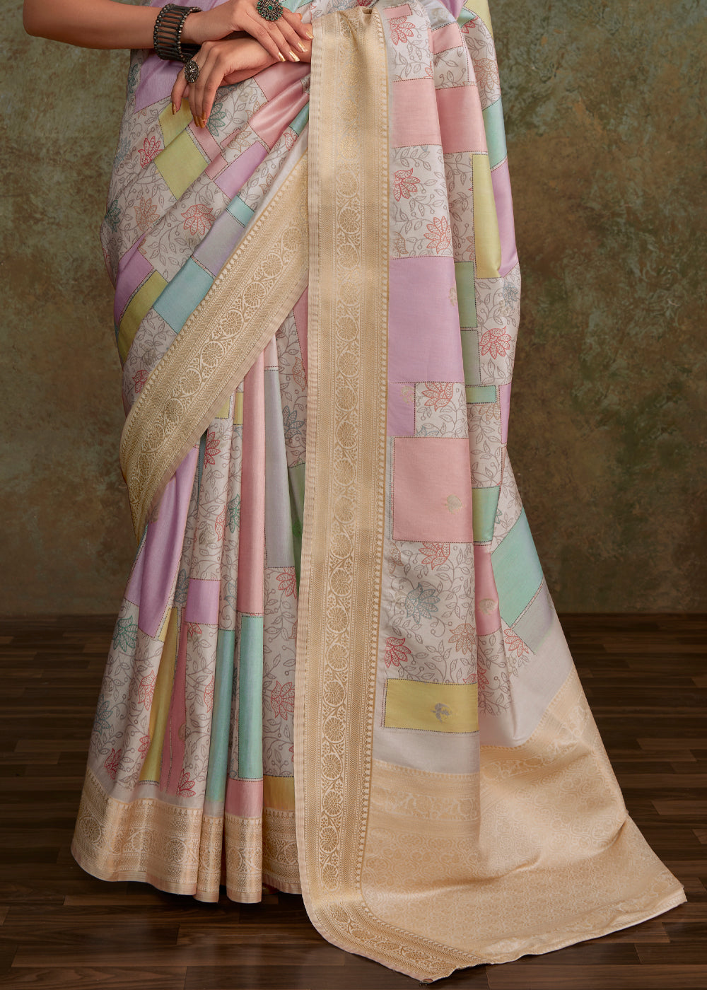 Pharlap Pink Shade Digital Printed Soft Silk Saree