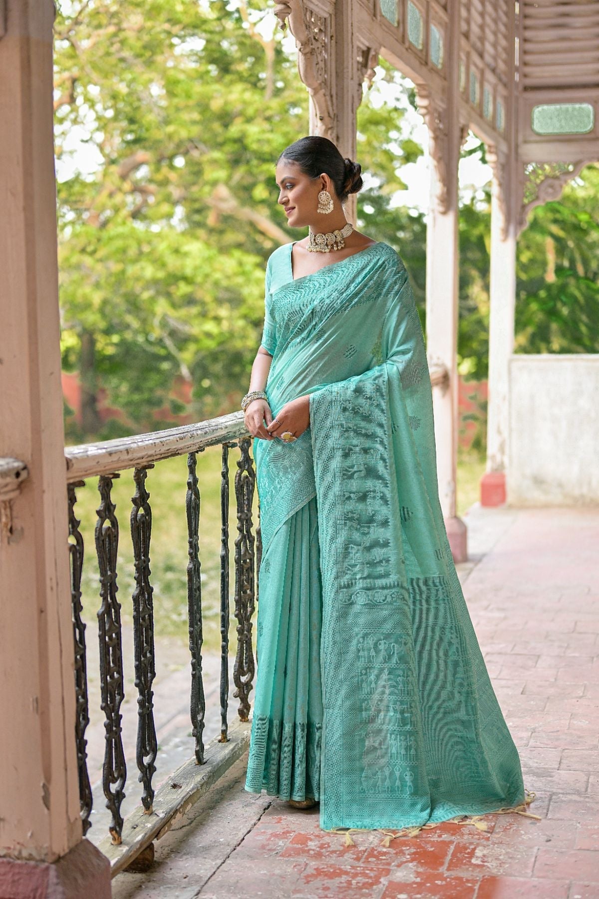 Green Sheen Handloom Banarasi Raw Silk Saree