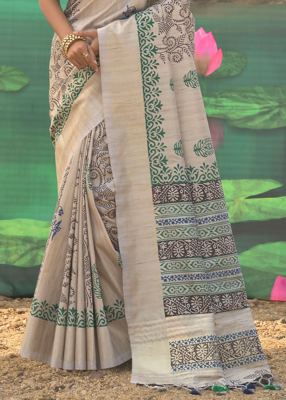 Rodeo Dust Grey Cotton Silk Printed Saree