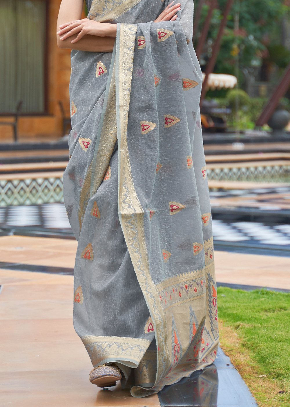 Pale Sky Grey Zari Woven Banarasi Linen Saree