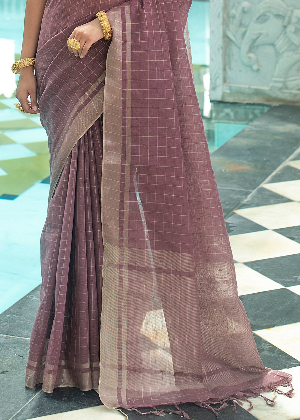 Ferra Purple Zari Woven Checks Linen Saree