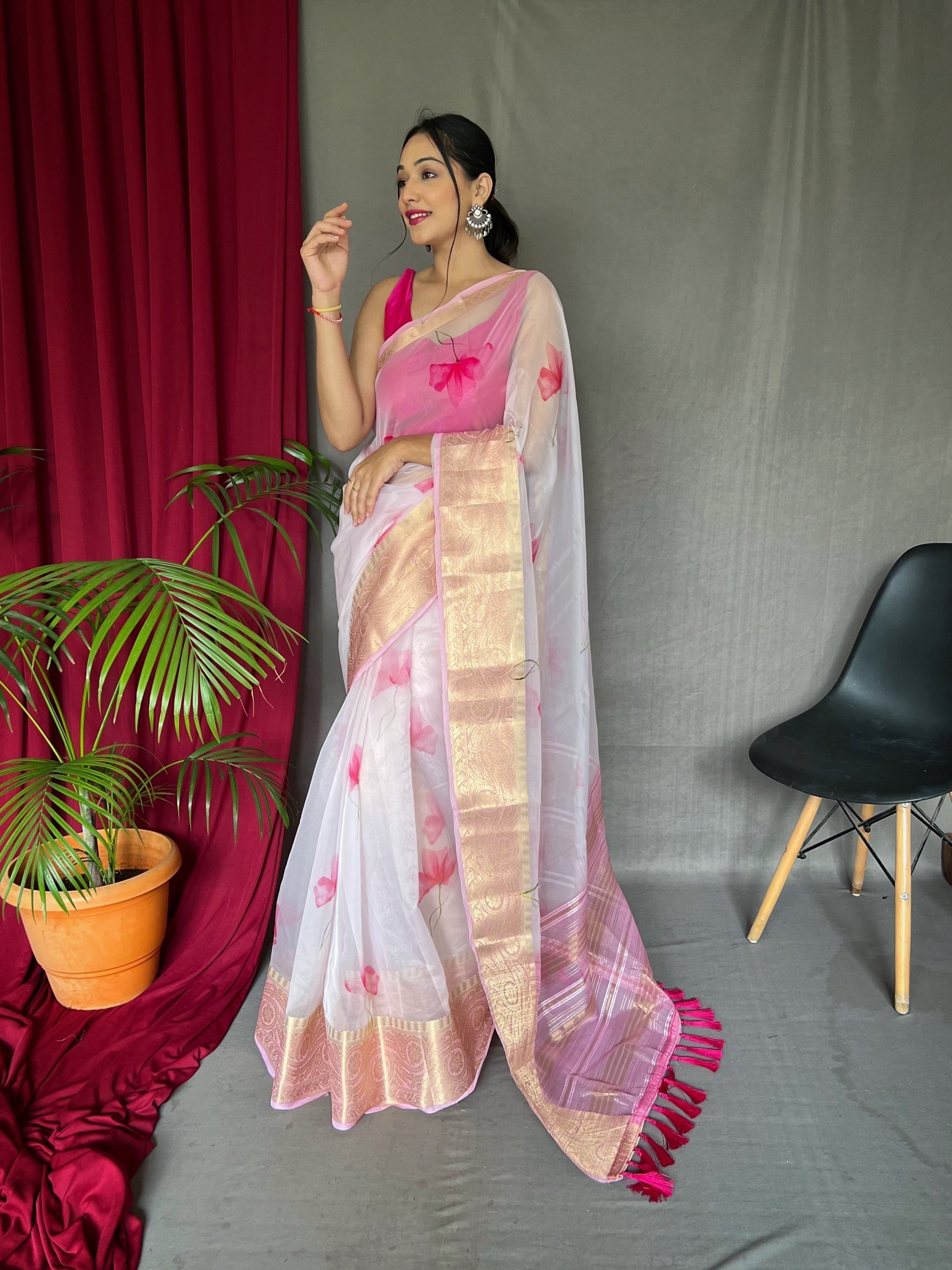 Lily Pink Organza Digital Floral Printed Saree