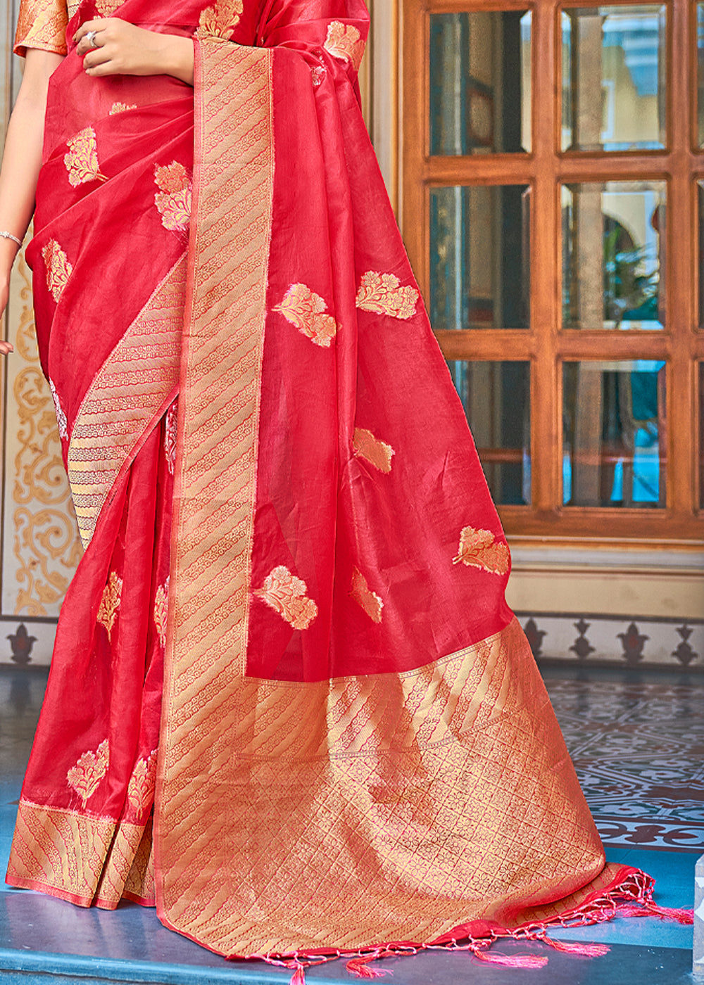 Salmon Reddish Pink Zari Woven Banarasi Organza Saree