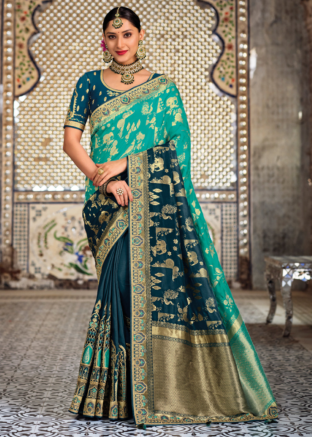 Como Blue Zari Woven Designer Banarasi Saree