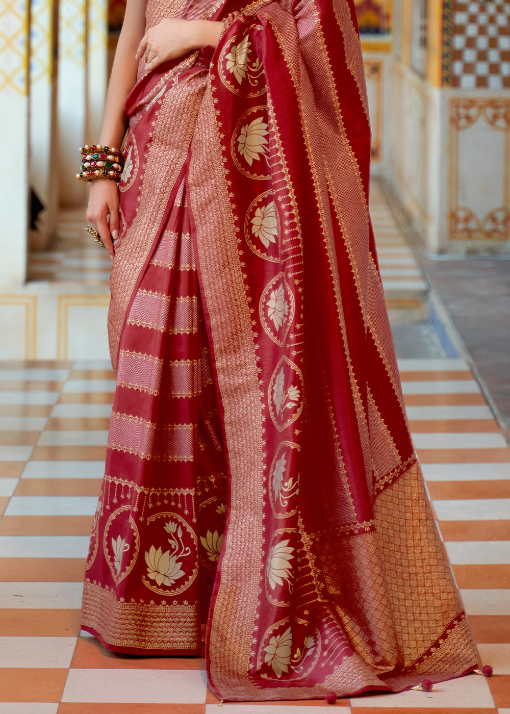 Chestnut Dark Red Zari Woven Banarasi Saree