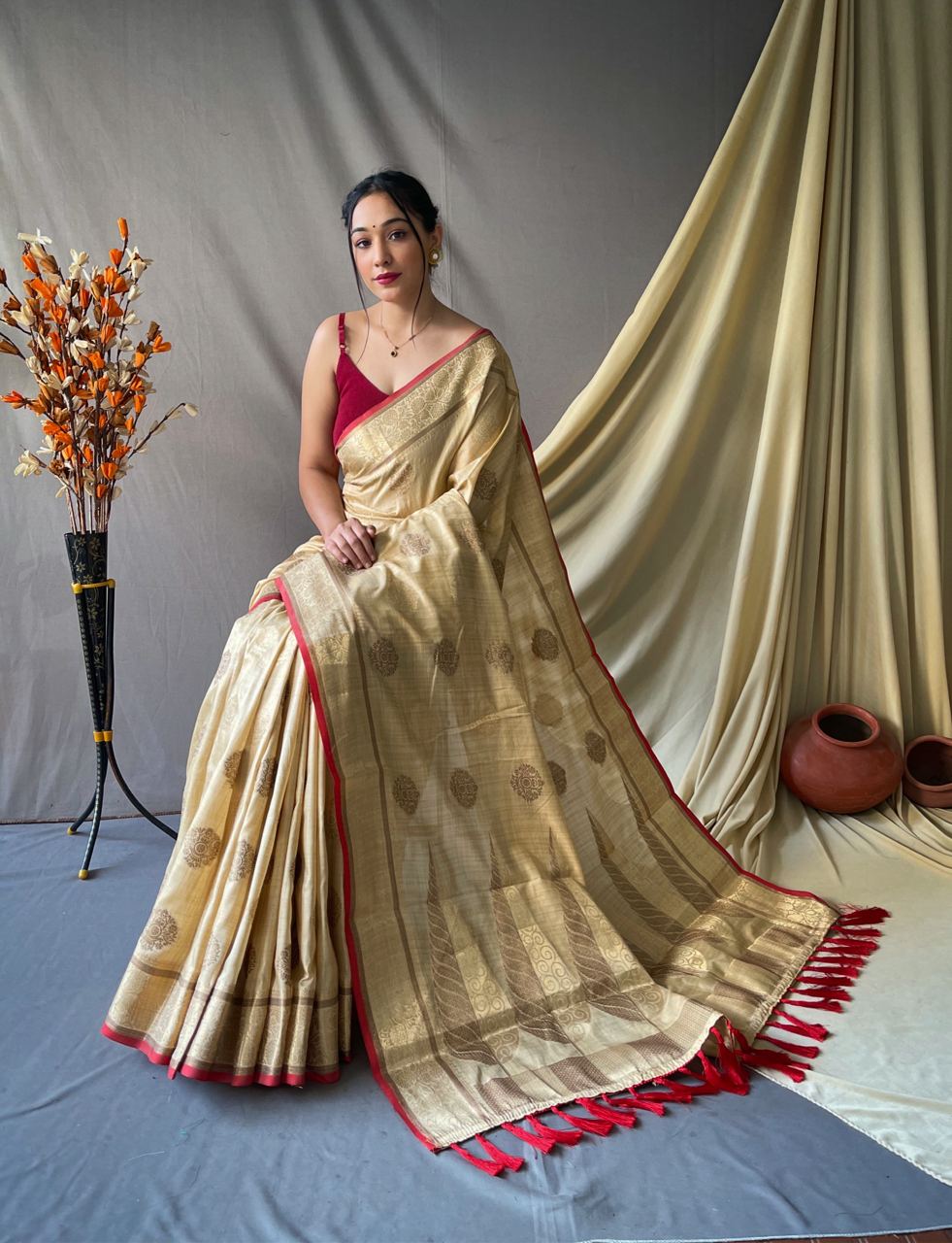 Cream Pure Cotton Linen Saree With Copper And Gold Zari - Mira Fashion