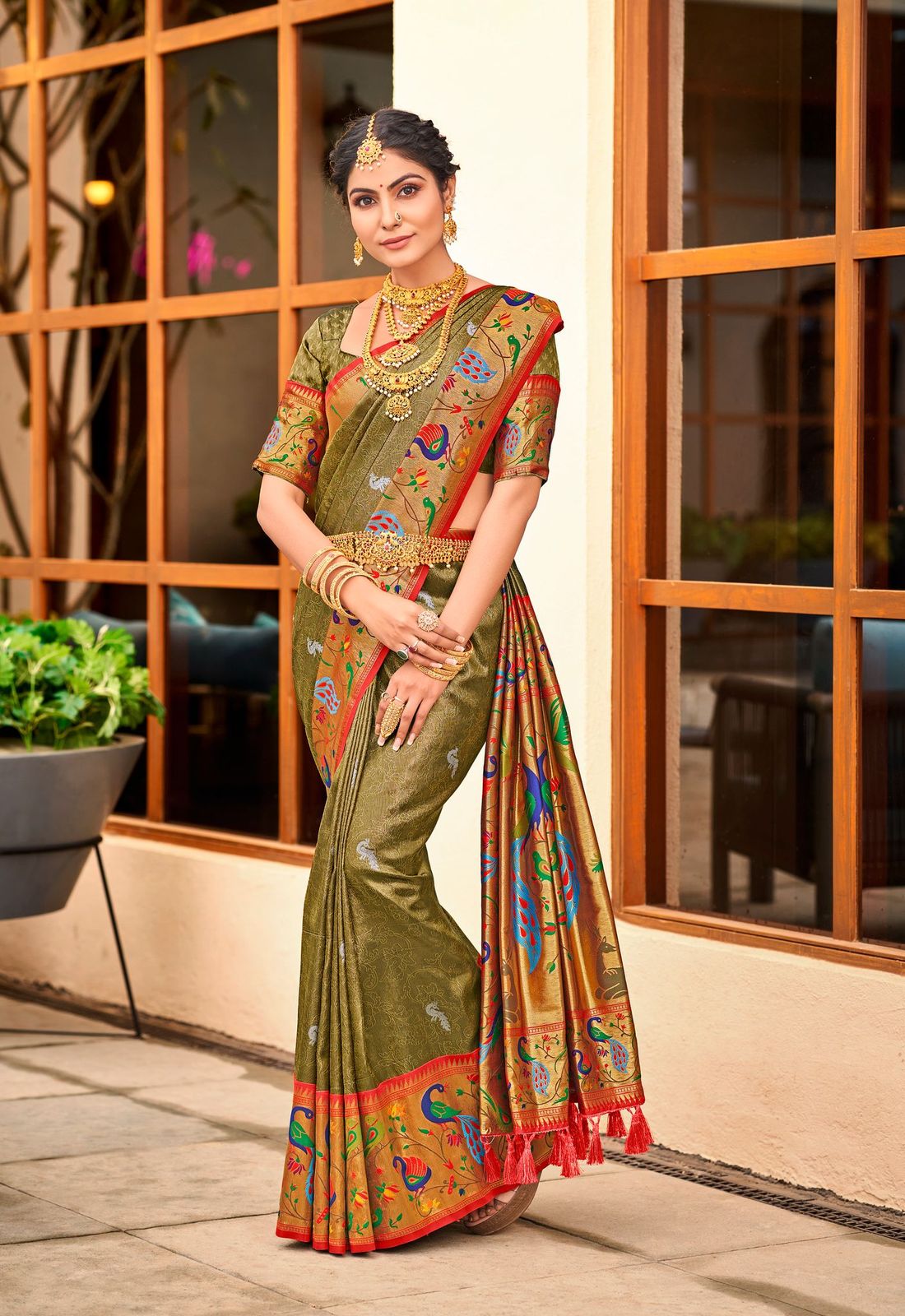 Metallic Sunburst Green Woven Paithani Silk Saree